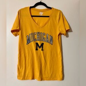 Brand new women’s University of Michigan maize tshirt